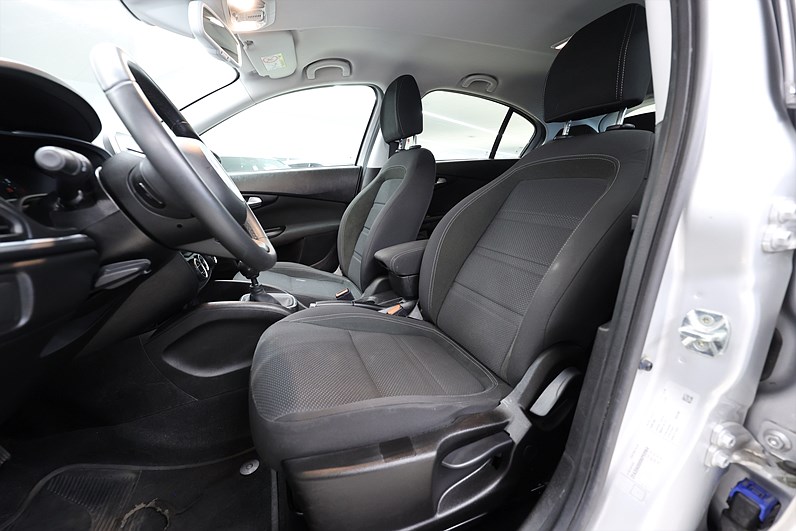 Fiat tipo 1.4 120hk Backkamera PDC Adaptiv fart Bluetooth