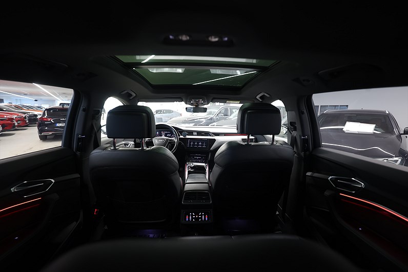Audi e-tron 55 Quattro 408hk S Line B&O Läder Pano 360