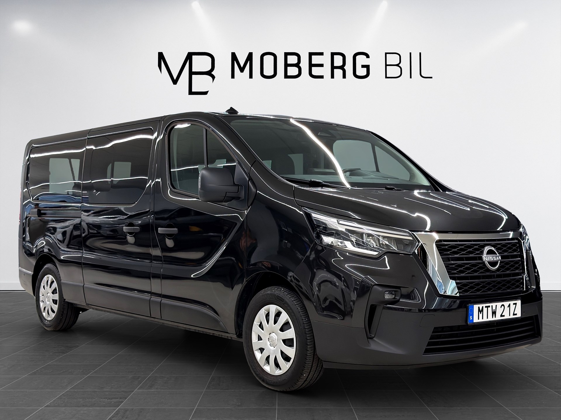Crew 3.0t 2.0 dCi 170hk L2 9-Sits Drag B-Kamera Keyless PDC
