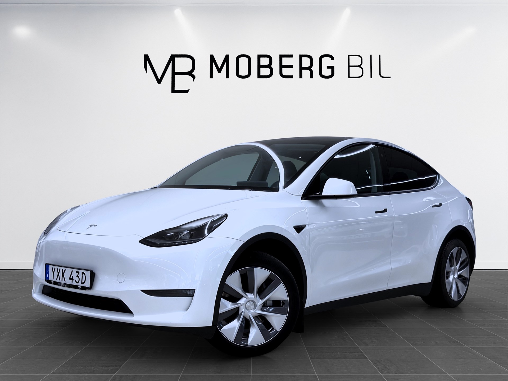 Tesla Model Y Long Range AWD 514hk Pano Drag Läder Navi