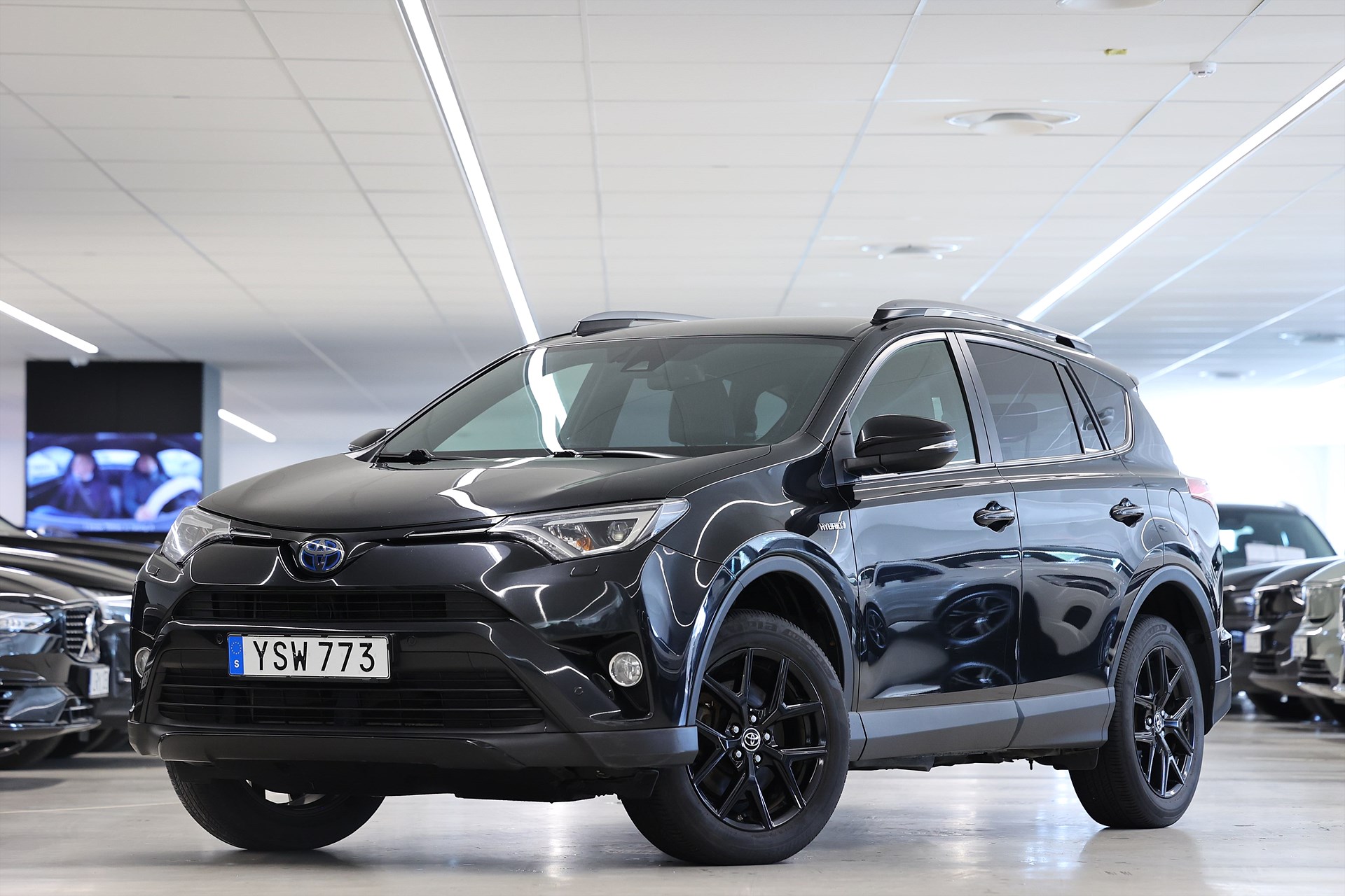 Toyota RAV4 Hyrbid 197hk X-Edition B-kamera Drag MOMS
