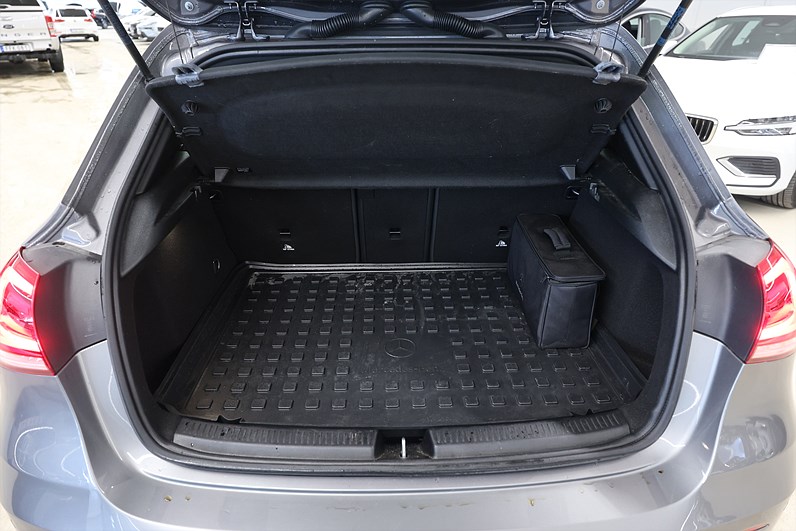 Mercedes-Benz A 250 e 218hk AMG Navi Värmare B-kamera