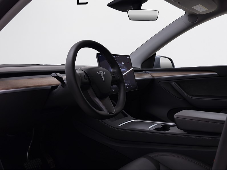 Tesla Model Y Long Range 514hk Pano Drag Läder B-Kamera AWD