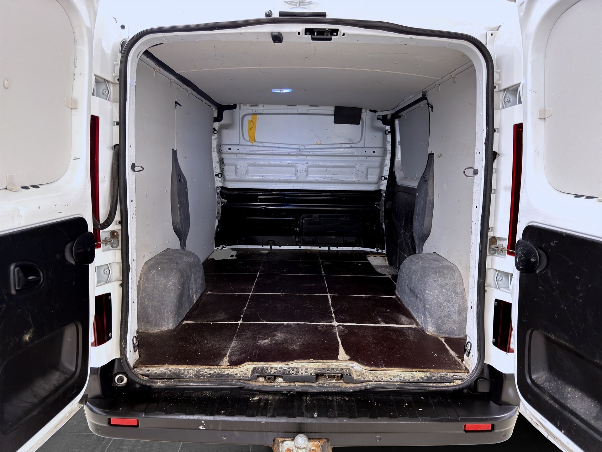 Renault Trafic Skåpbil 125hk L1 Drag Värmare PDC MOMS/VAT