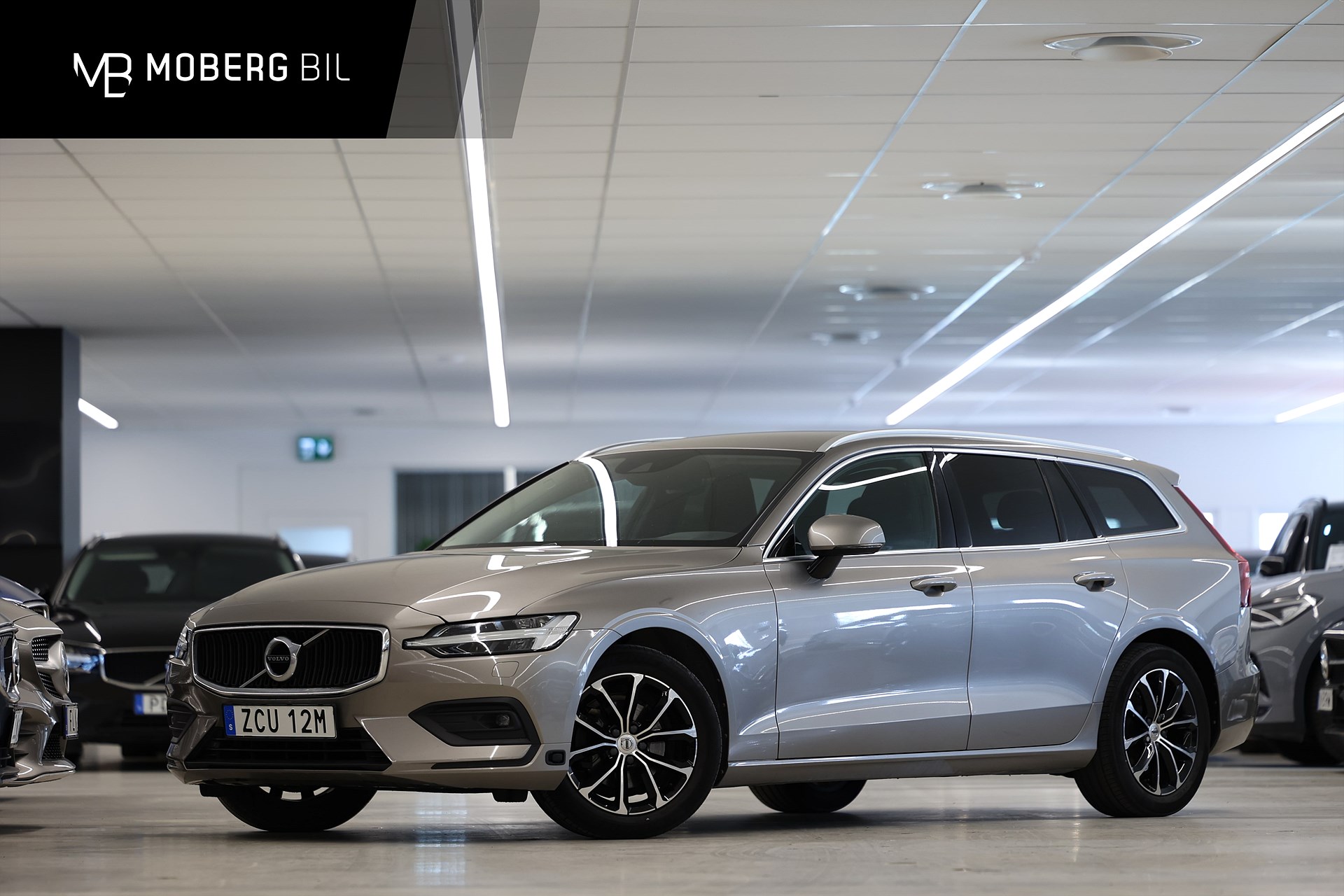 Volvo V60 B4 197hk Momentum H/K Värmare CarpPlay Drag B-Kamera