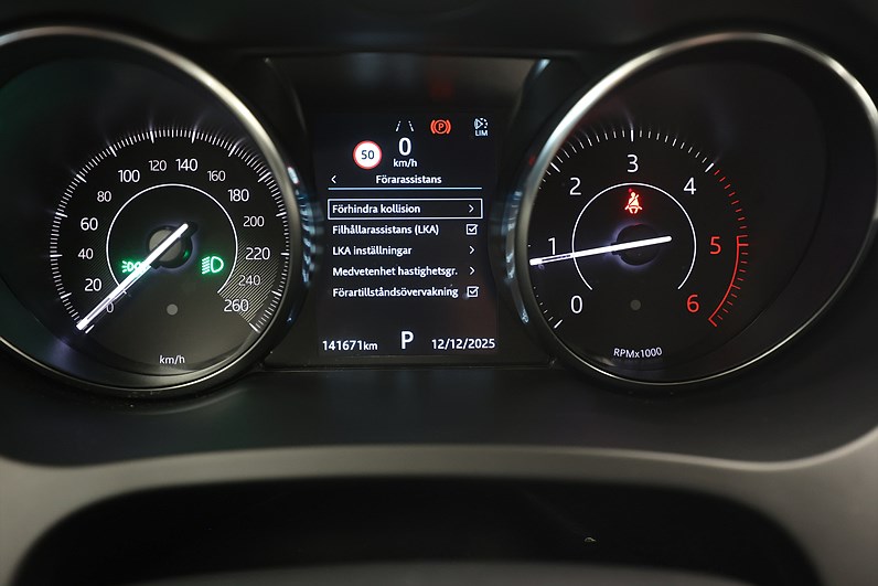 Jaguar E-Pace D150 AWD 150hk *Hjulkampanj!* B-kamera Drag