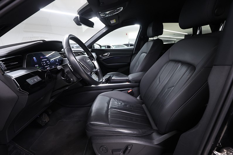 Audi e-tron 50 Quattro 313hk *Hjulkampanj!* Proline Navi B-kamera Drag MOMS