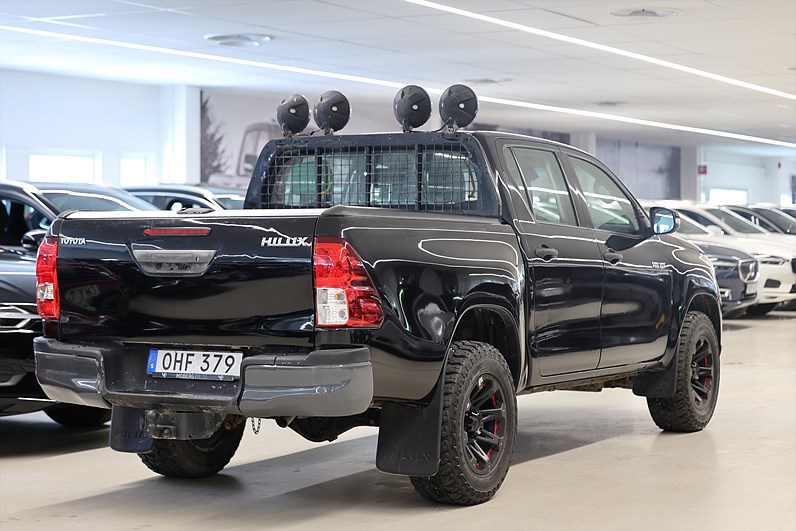 Toyota Hilux Dubbelhytt 2.4 AWD 150hk Dragkrok LEASEBAR