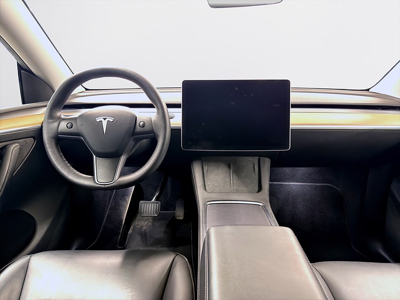 Tesla Model Y Long Range 514hk Helg på Moberg! Pano Navi Drag