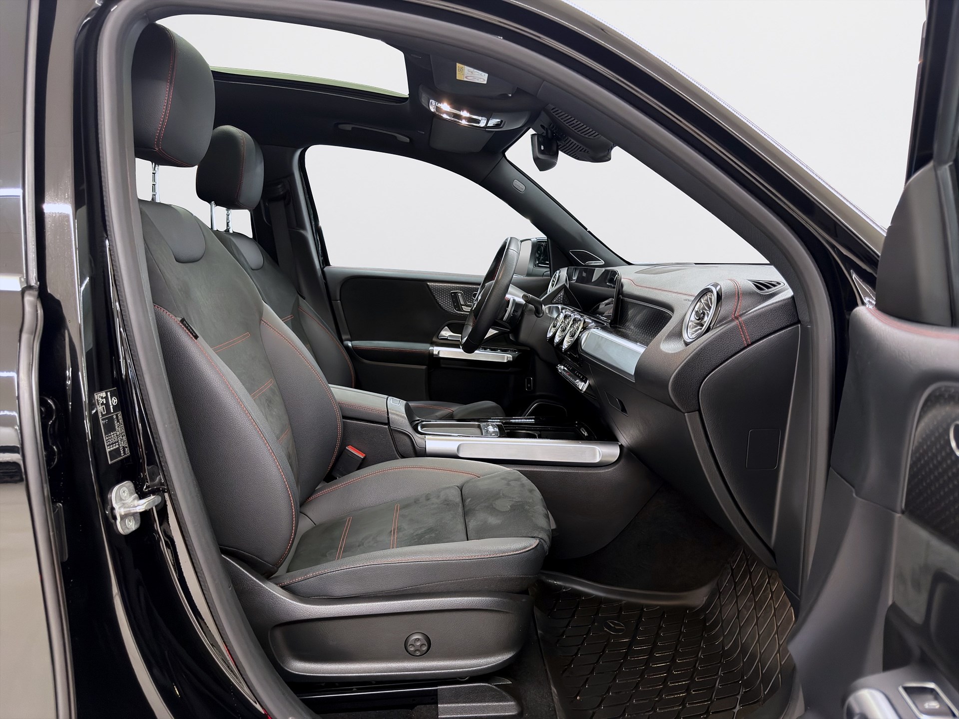Mercedes-Benz EQB 300 4M 228hk AMG Premium 360 Bur Pano