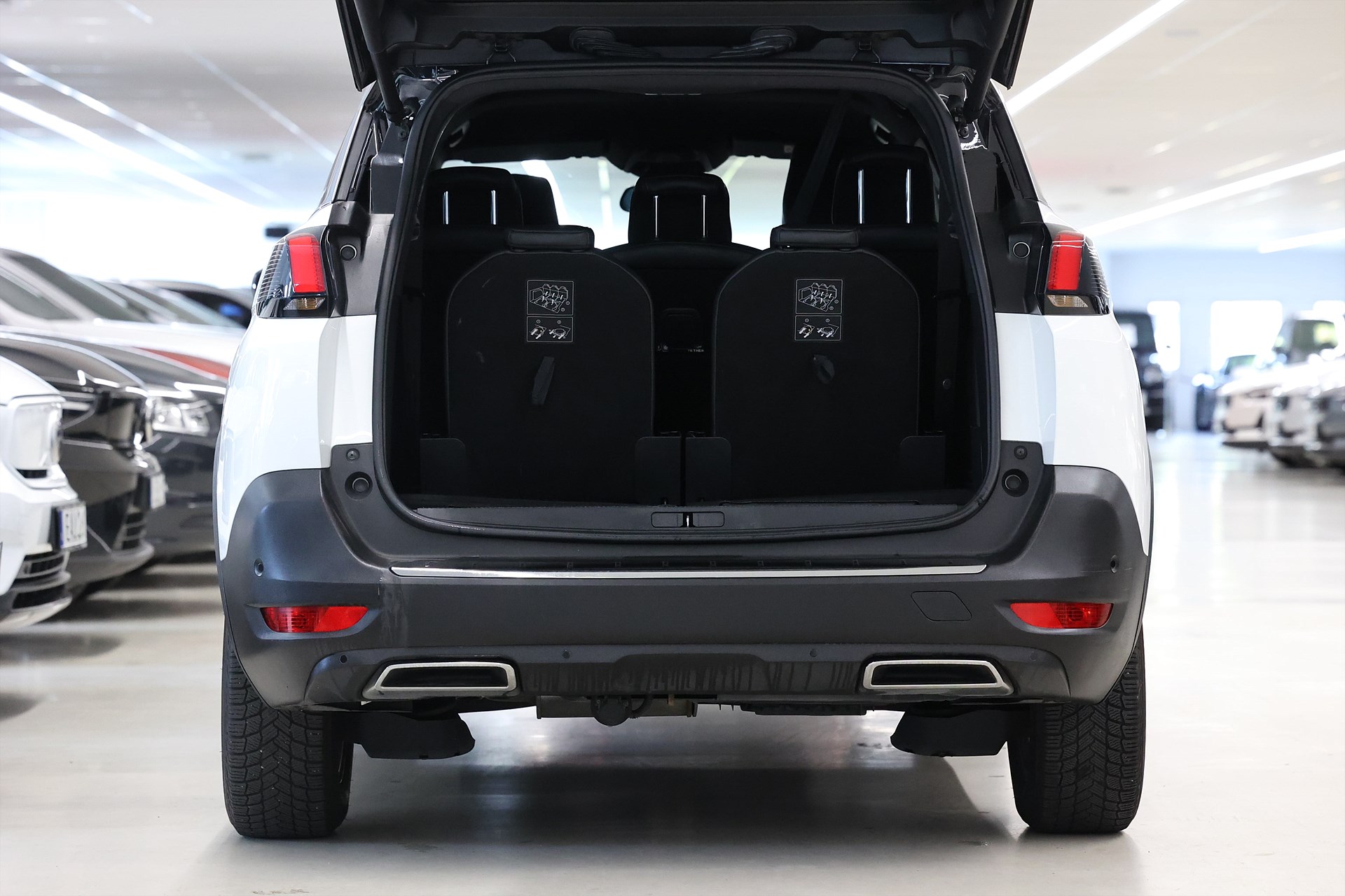 Peugeot 5008 2.0 BlueHDi 181hk *Hjulkampanj!* GT Line Focal 7-sits Drag