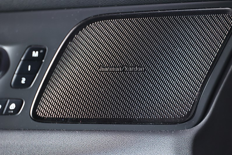 Volvo S60 Recharge T8 AWD 456hk R-Design H/K Drag