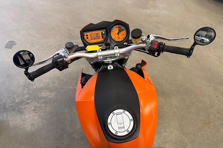 K.T.M. 990 SUPERDUKE, 3 brukare, LÅG MIL 2005, lgul – bild 11 av 21, begagnad hos Niber i Järfälla