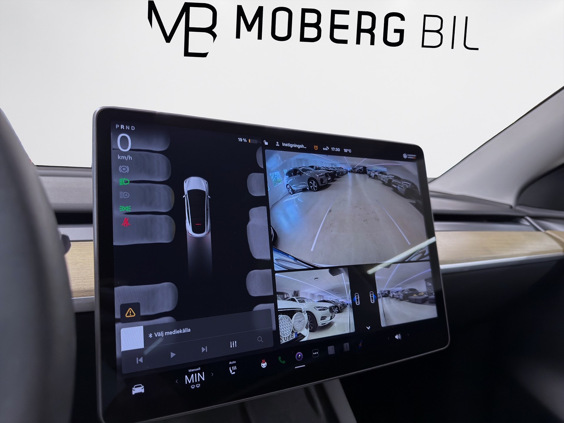 Tesla Model Y Standard Range 299hk Pano B-Kamera Drag Läder