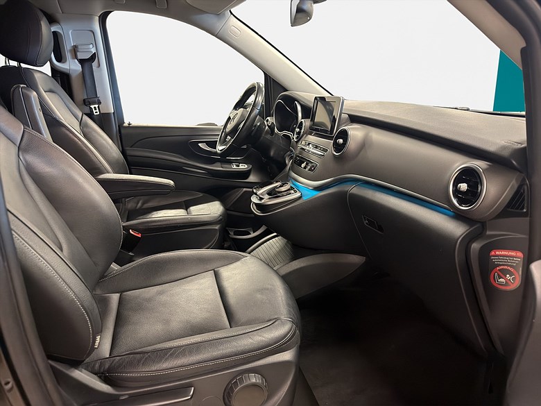 Mercedes-Benz V 250d Lång 3.1t, 4,99%, 7sits, Avantgarde 2015, svart – bild 18 av 19, begagnad hos Niber i Järfälla
