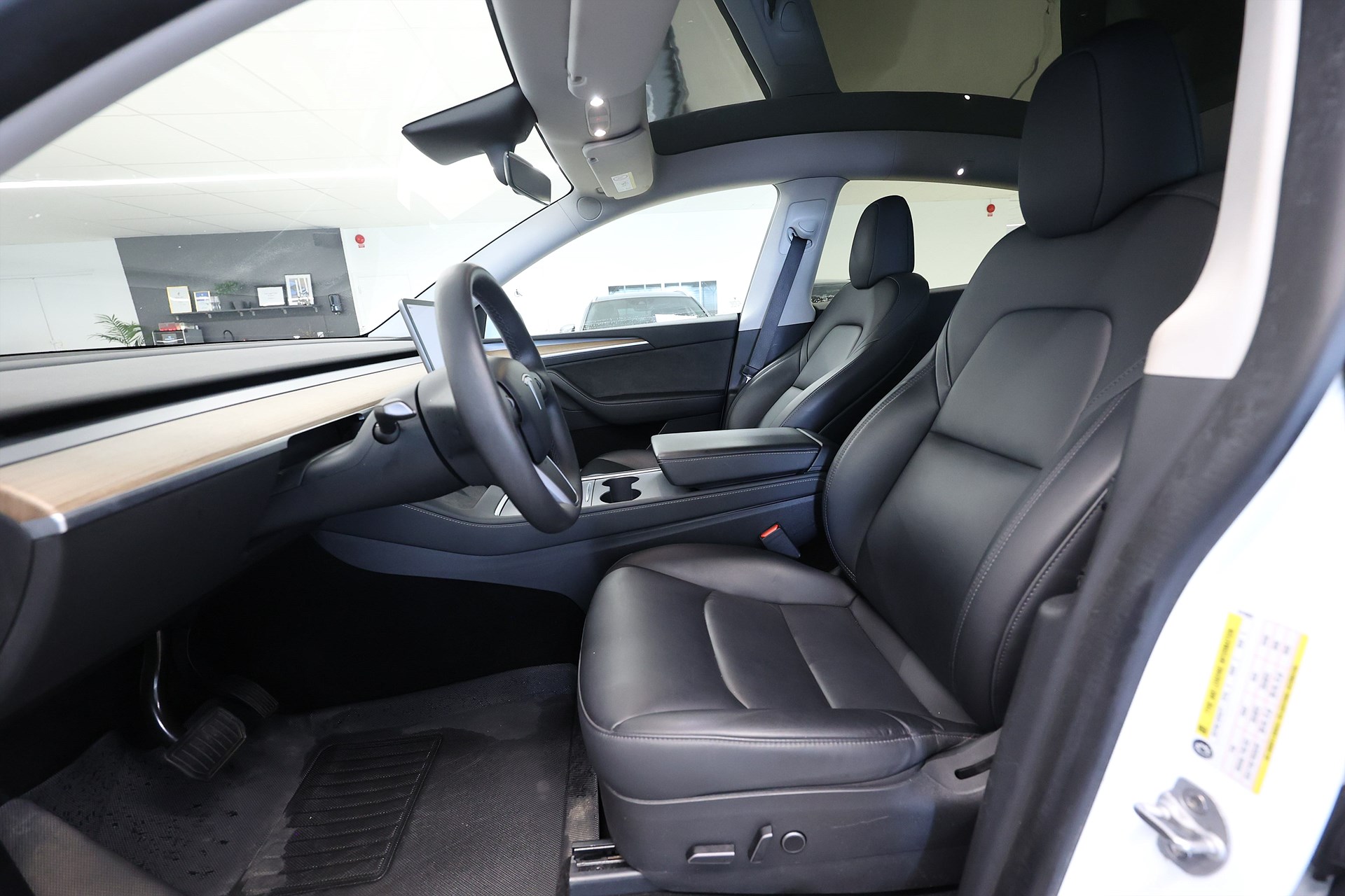 Tesla Model Y Standard Range 299hk Pano Läder Navi Drag B-Kamera
