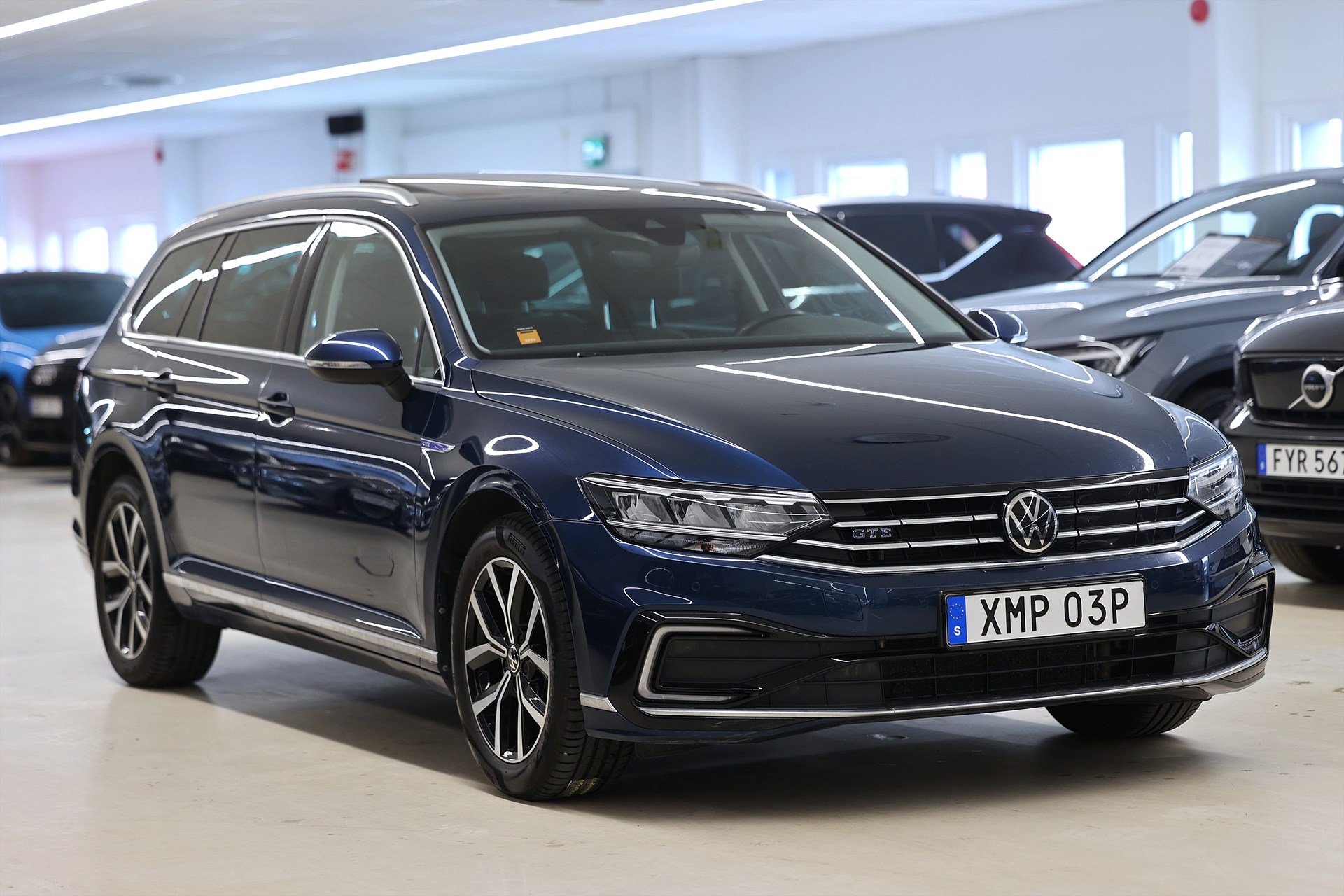 Volkswagen Passat Sportscombi GTE 218hk Pano Navi B-kamera Drag