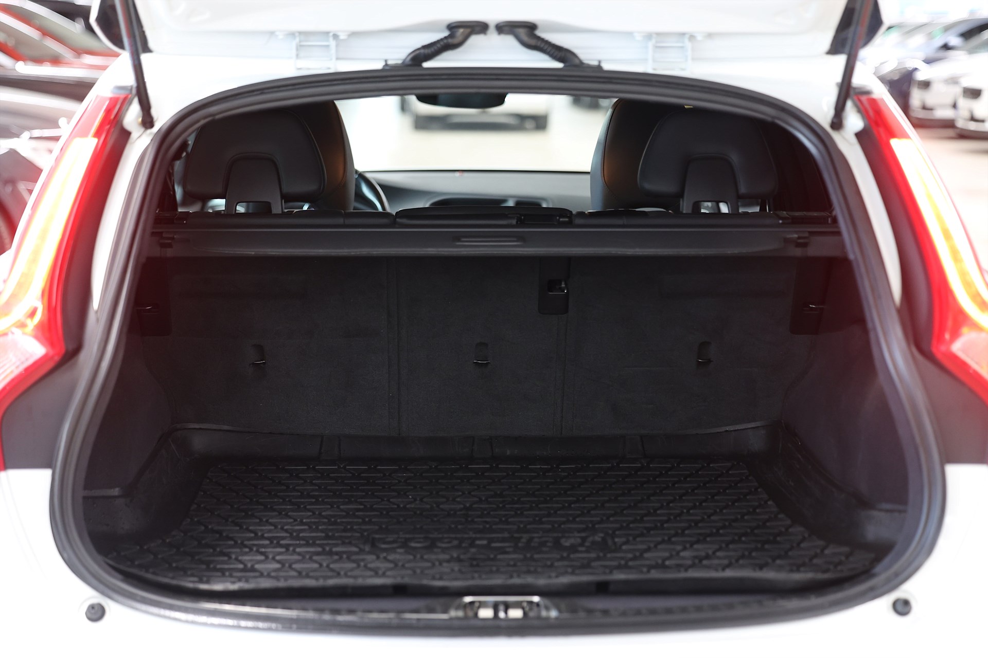 Volvo V60 D4 190hk Summum Värmare B-kamera Navi Skinn