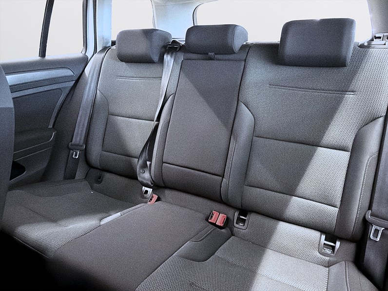 Volkswagen Golf 1.6 TDI 105hk Helg på Moberg!  Style M&K-Värm Drag
