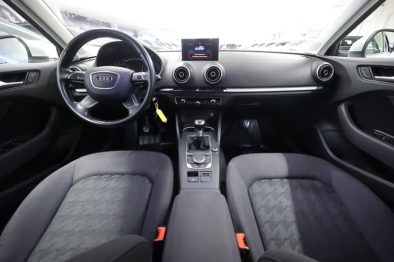 Audi A3 Sportback 1.2 TFSI 110hk Attraction Bluethooth PDC