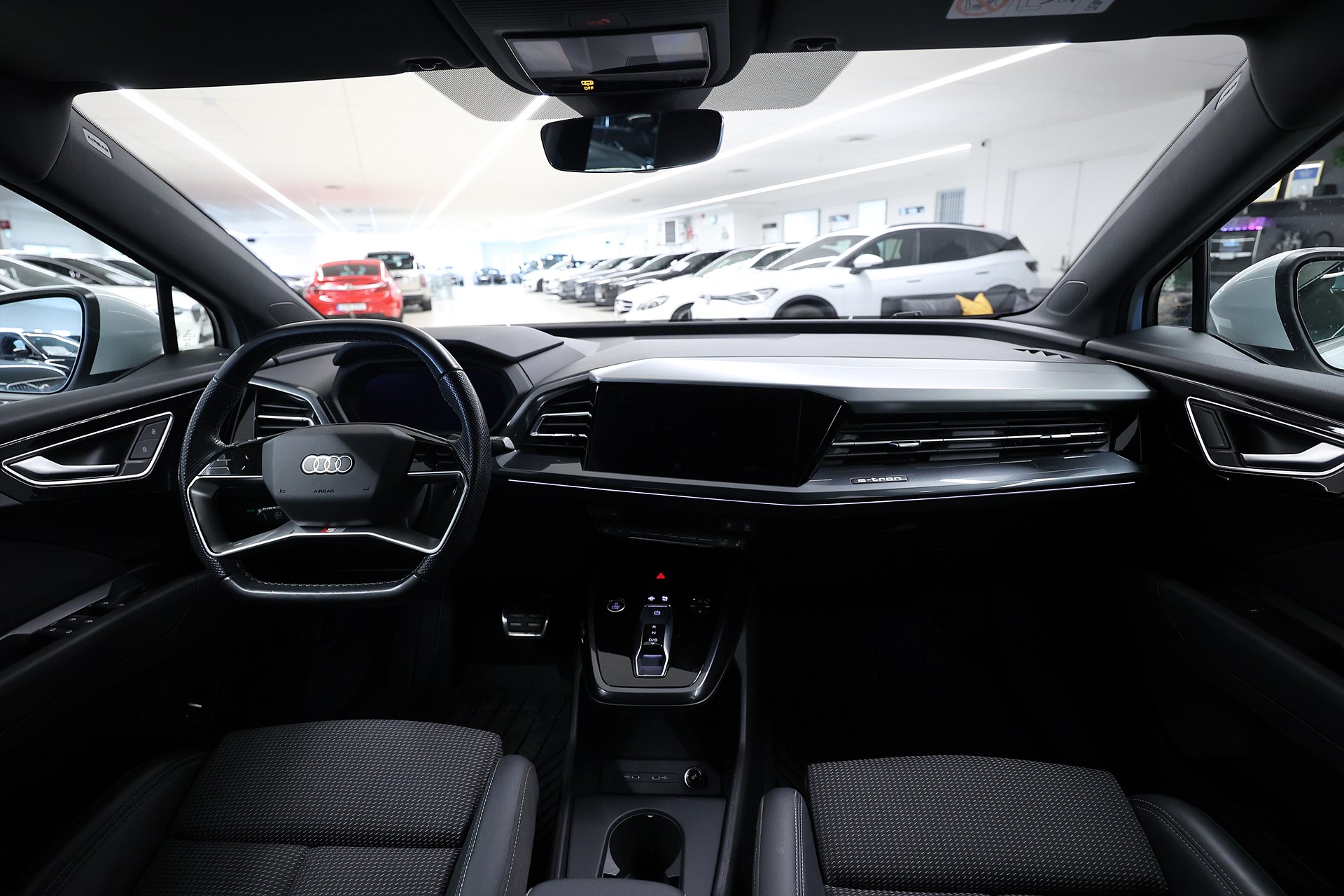 Audi Q4 40 e-tron S Line B-kamera Drag Adapth Farth Cockpit 82kWh