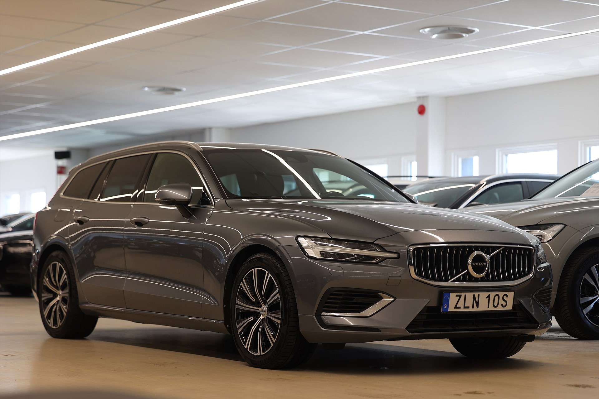 Volvo V60 T8 Twin Engine AWD 392hk Inscription H/K Värmare