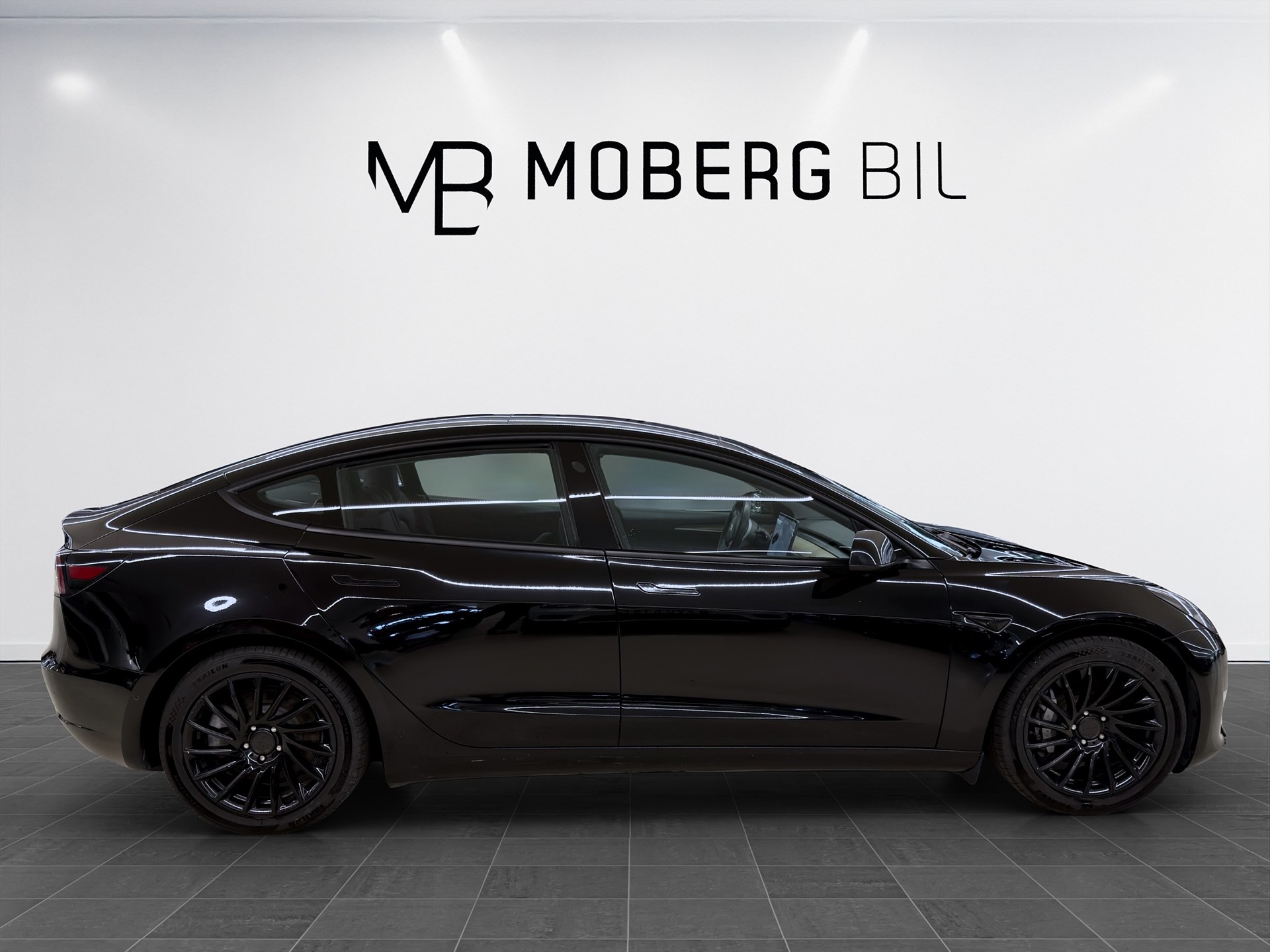 Tesla Model 3 Long Range 440hk Helg på Moberg! Pano Läder B-Kamera