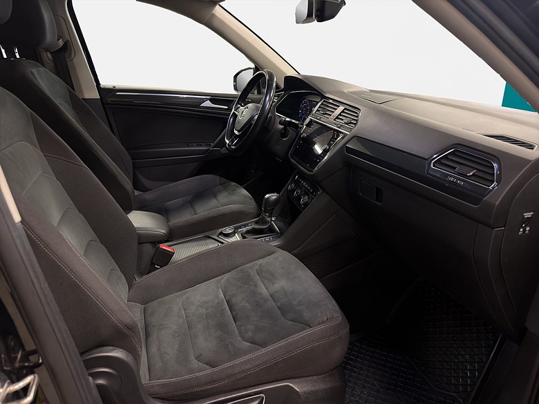 VW Tiguan Allspace GT 4Motion 7-sits Pano Drag 360 2018, svart – bild 21 av 23, begagnad hos Niber i Järfälla