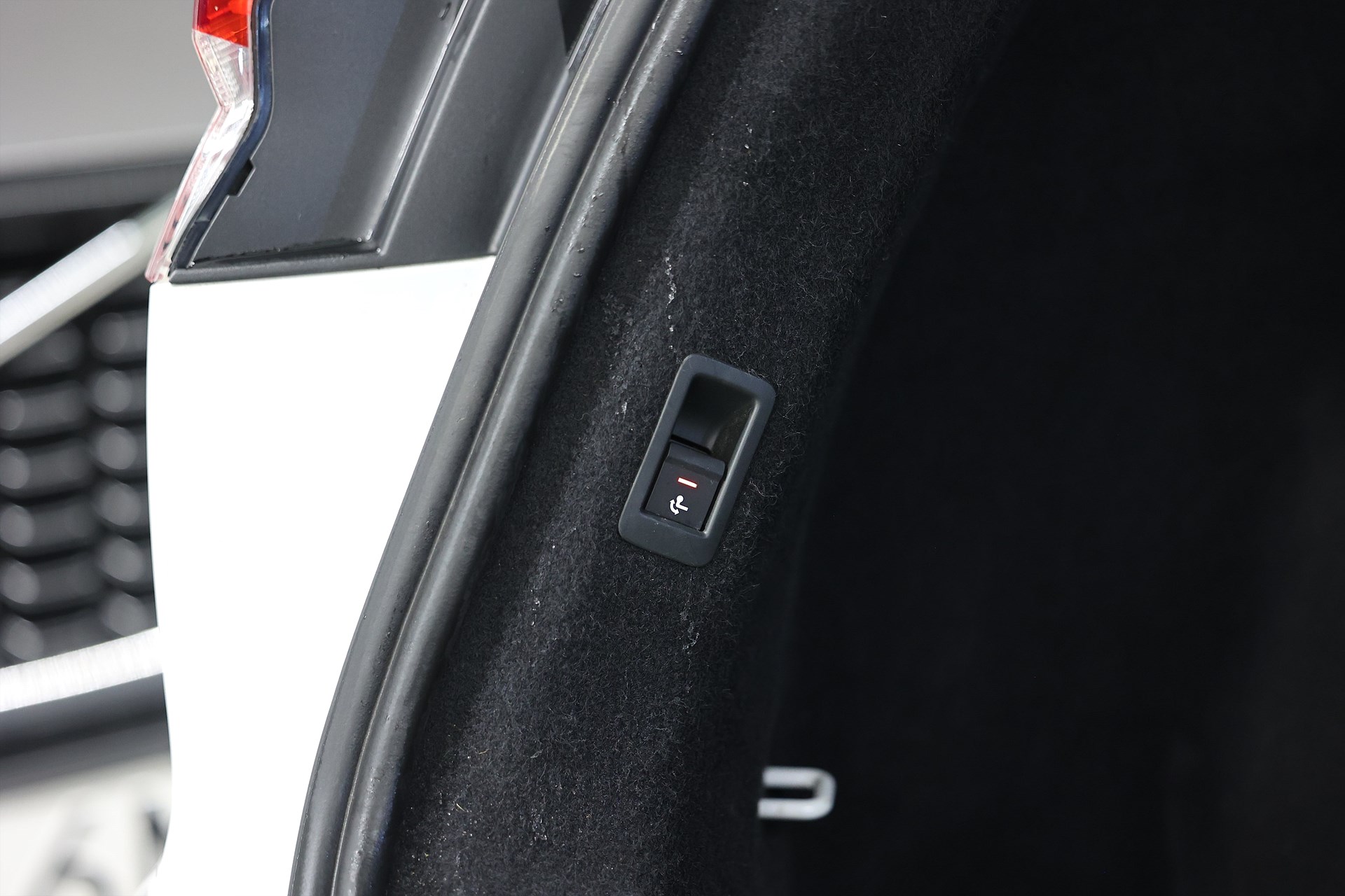 Audi Q4 40 e-tron 204hk *Hjulkampanj!* Värmare B-kamera Drag