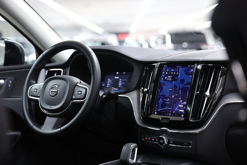 Volvo XC60 Recharge T6 AWD 350hk *Hjulkampanj!* Core Drag