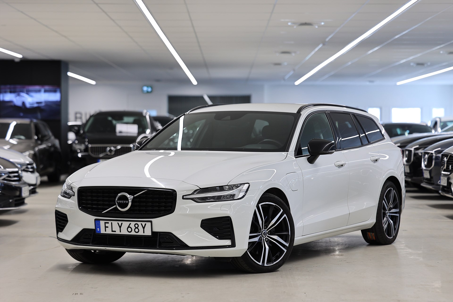 Volvo V60 T6 AWD TwEn 340hk R Design B-Kamera VOC Keyless