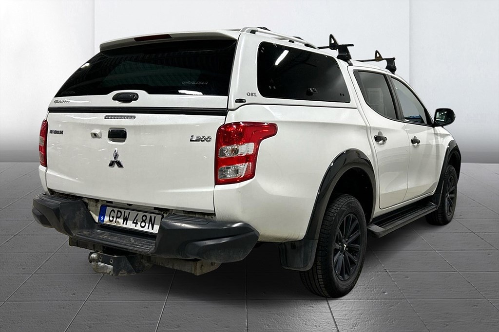 Mitsubishi L200 Dubbelhytt 2.4 DI-D 4WD Drag Kåpa Skinn Kamera MOMS 181hk – bild 4 av 9
