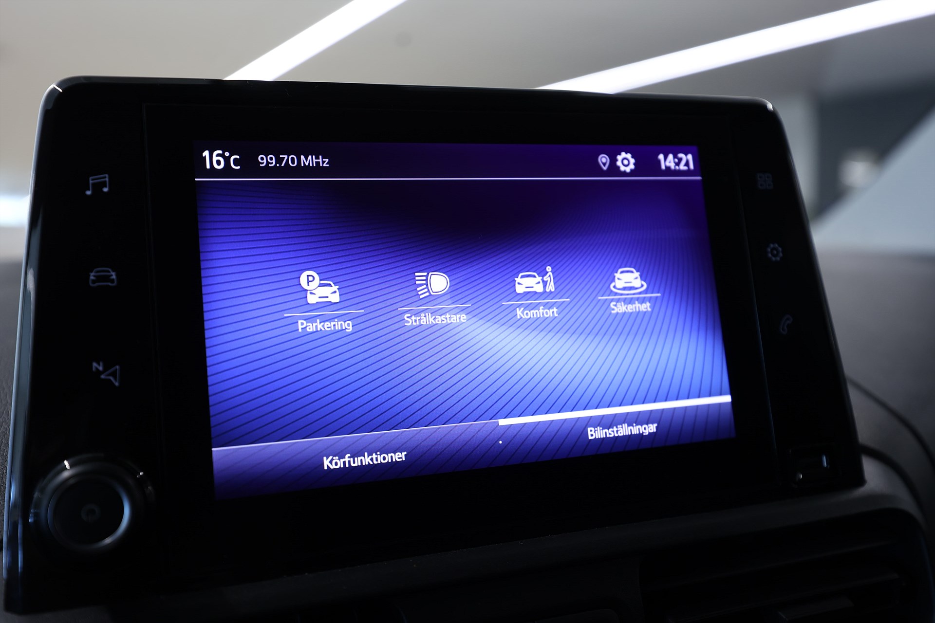 Toyota ProAce City 1.2 Turbo 130hk 3-Sits CarPlay PDC B-Kamera