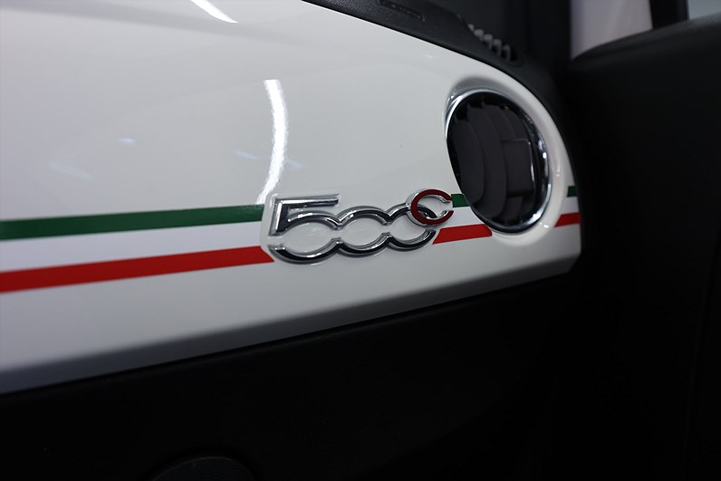 Fiat 500C Cab Hybrid 70hk Lounge PDC Låg Skatt