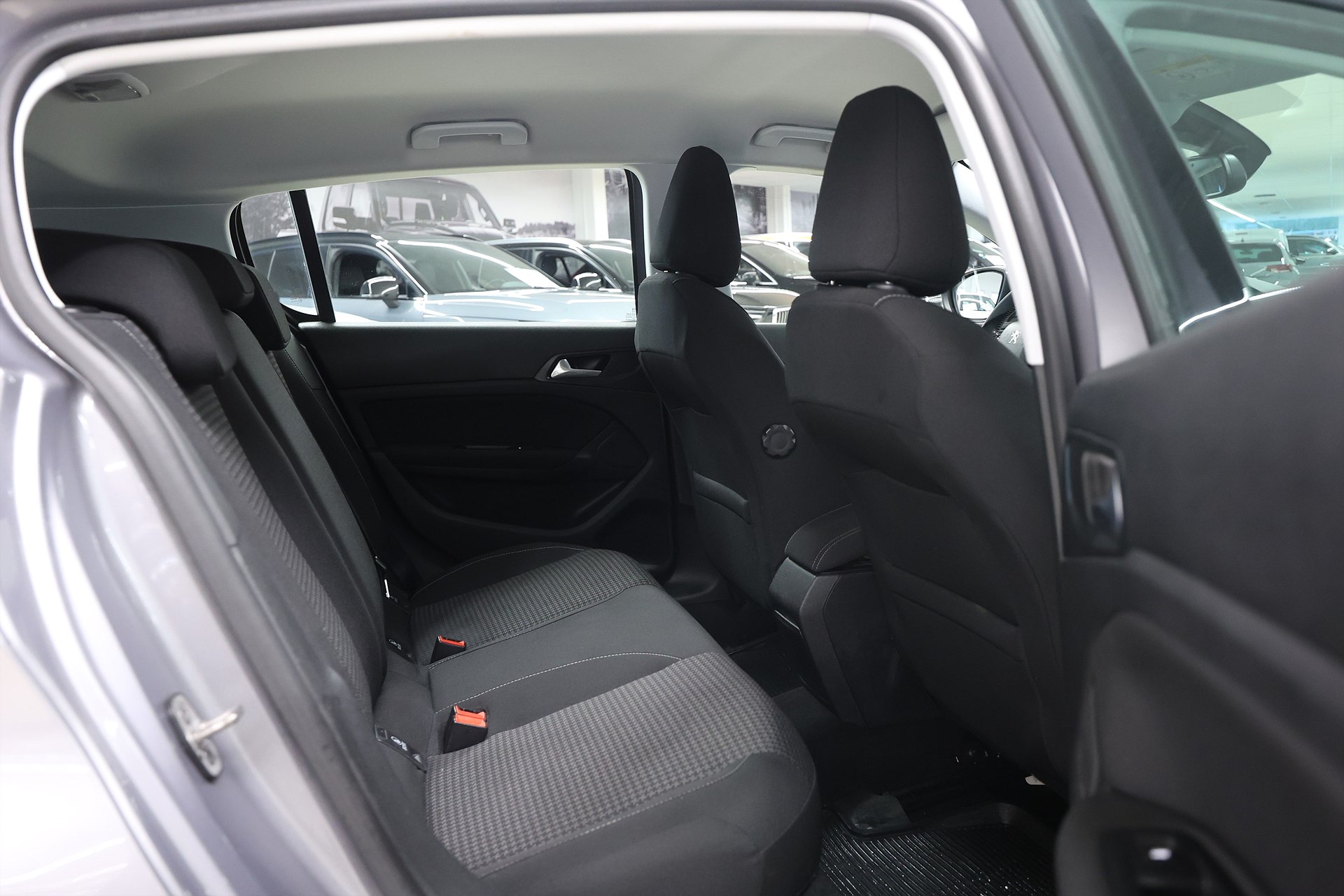 Peugeot 308 1.5 BlueHDi 130hk *Hjulkampanj!* Active PDC Värmare