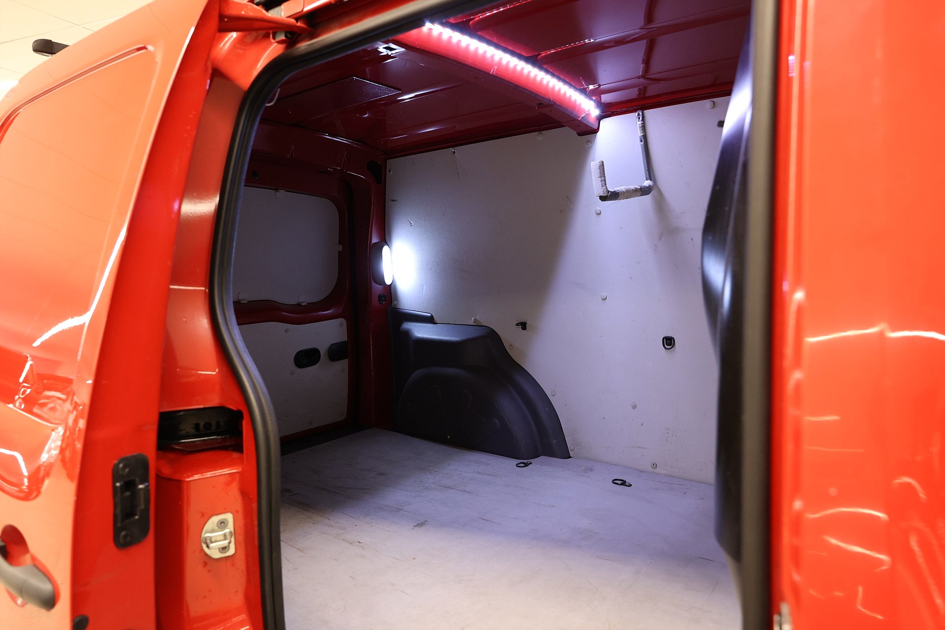 Renault Kangoo Maxi 1.5 dCi 95hk Drag Värmare LEASEBAR