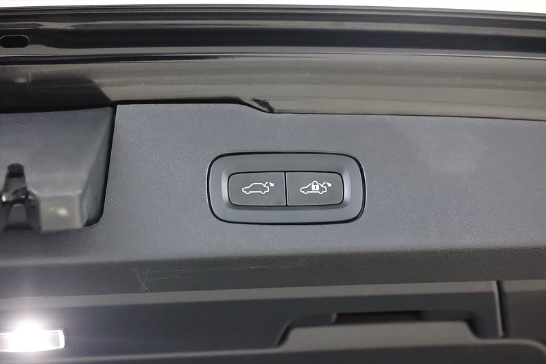 Volvo V60 Cross Country B4 197hk Plus Läder B-Kamera Navi Drag