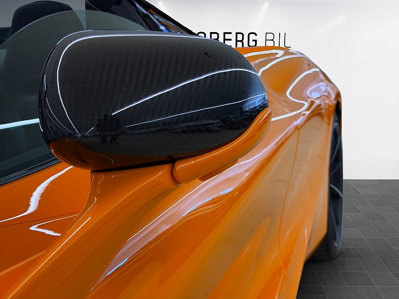 McLaren 720S Spider Performance Plus B&W Carbon Lift