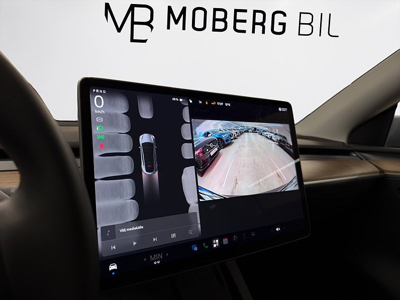 Tesla Model Y Long Range 514hk Pano Drag Läder B-Kamera AWD