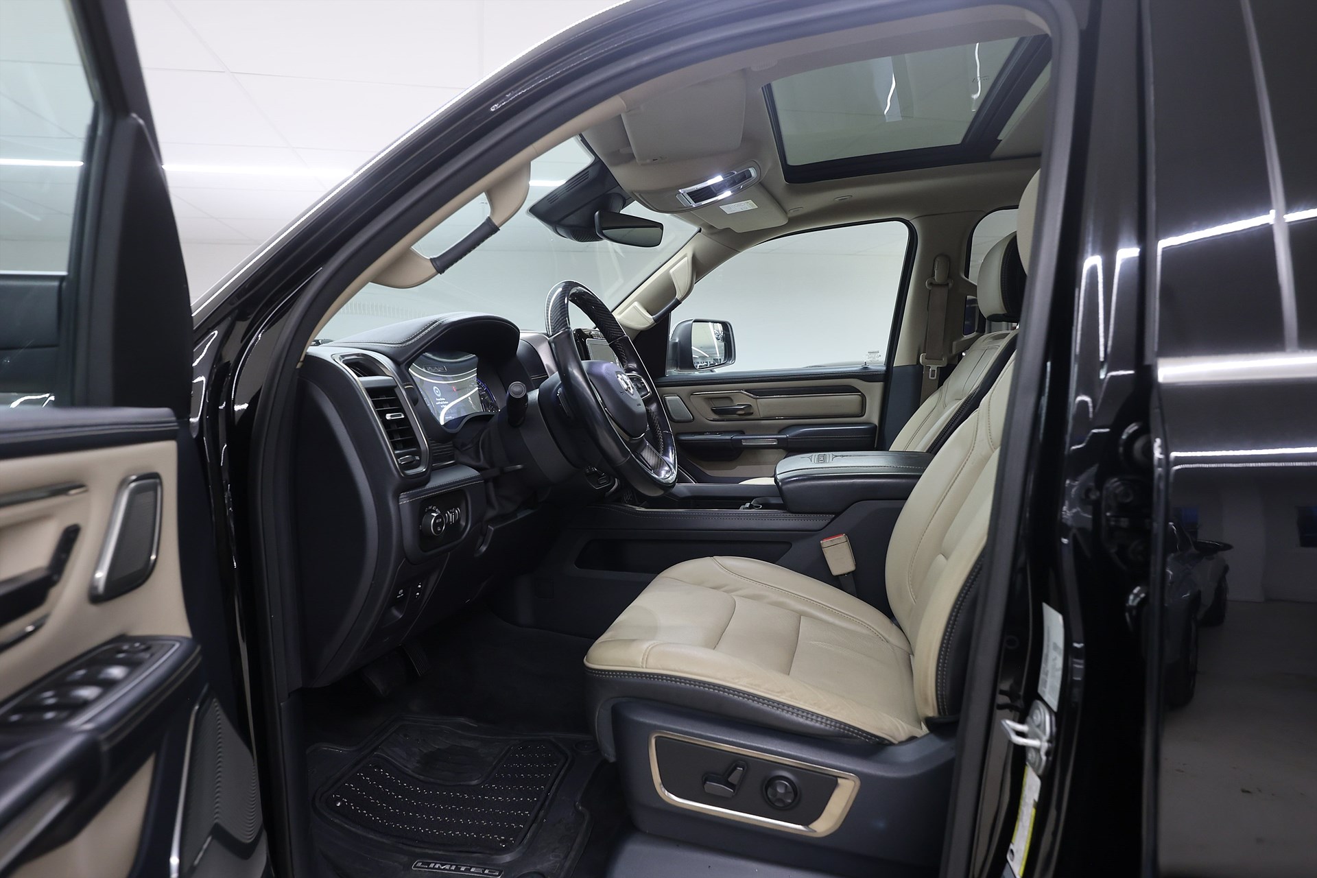 RAM 1500 Crew Cab 5.7 V8 HEMI 4x4 395hk Limited H/K Taklucka