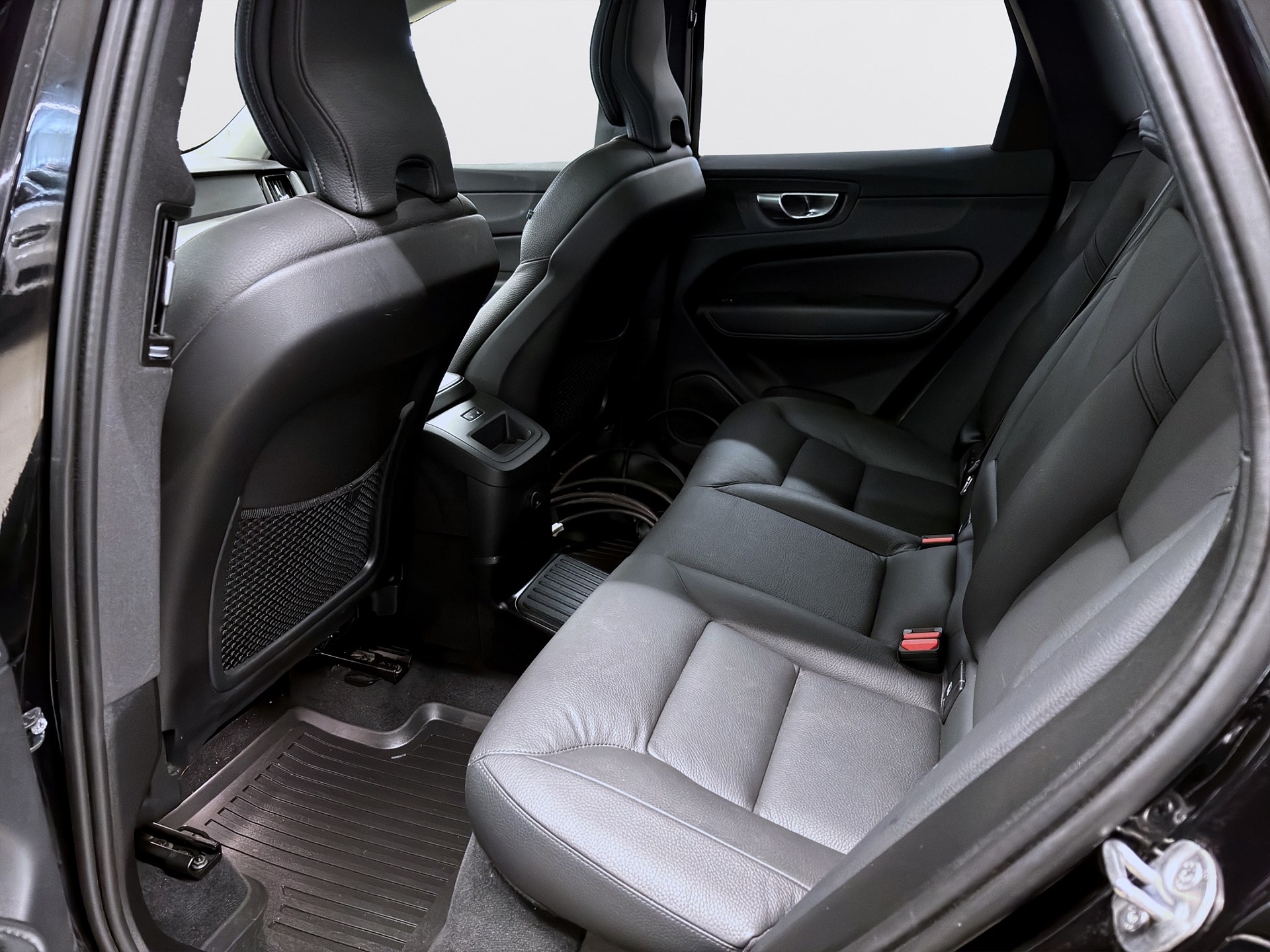 Volvo XC60 Recharge T6 350hk AWD Plus Dark Edt Pano 360 Drag Navi