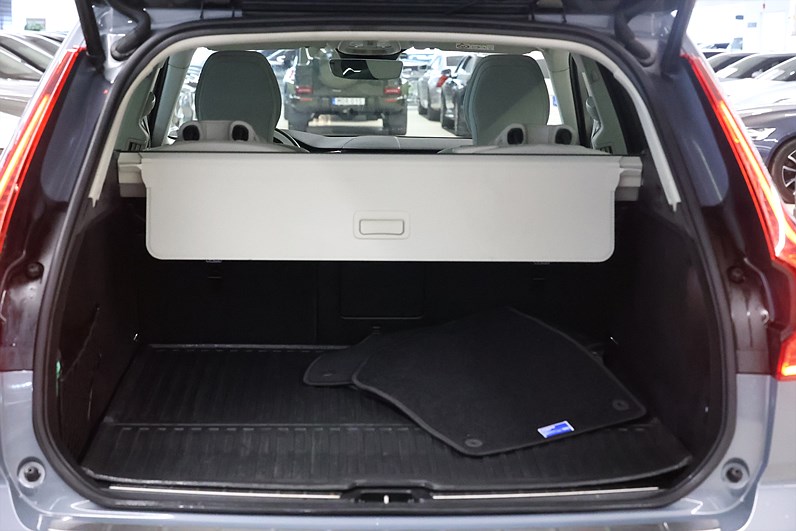 Volvo XC60 Recharge T8 AWD 456hk Plus Dark Pano 360 Drag