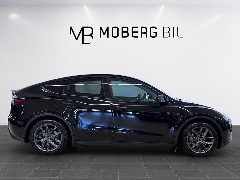 Tesla Model Y Standard Range 299hk Helg på Moberg! Pano B-Kamera