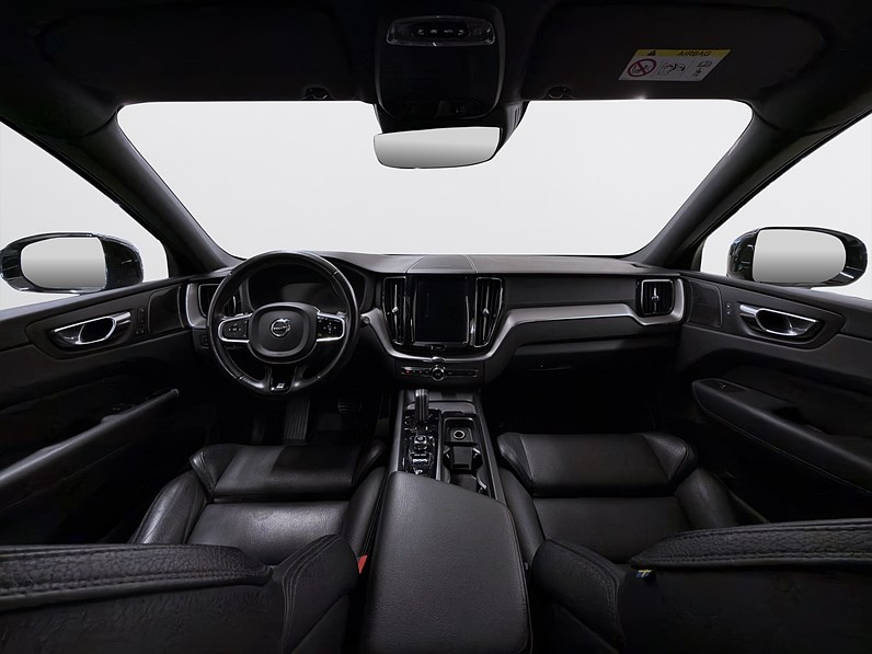 Volvo XC60 B4 AWD 197hk R-Design H/K Drag B-Kamera Läder