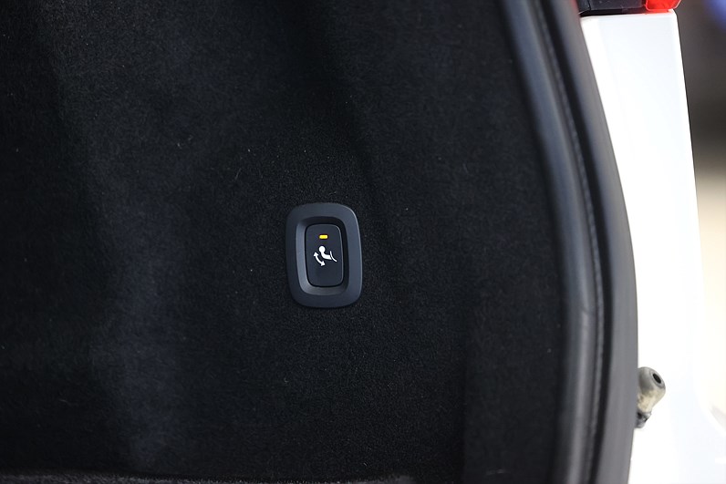 Volvo XC60 T5 250hk Momentum Keyless Läder Navi Värmare B-Kamera