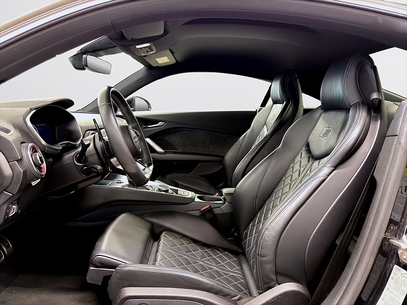 Audi TT Coupé 45 TFSI quattro 245hk Helg på Moberg! S-line B&O Navi PDC