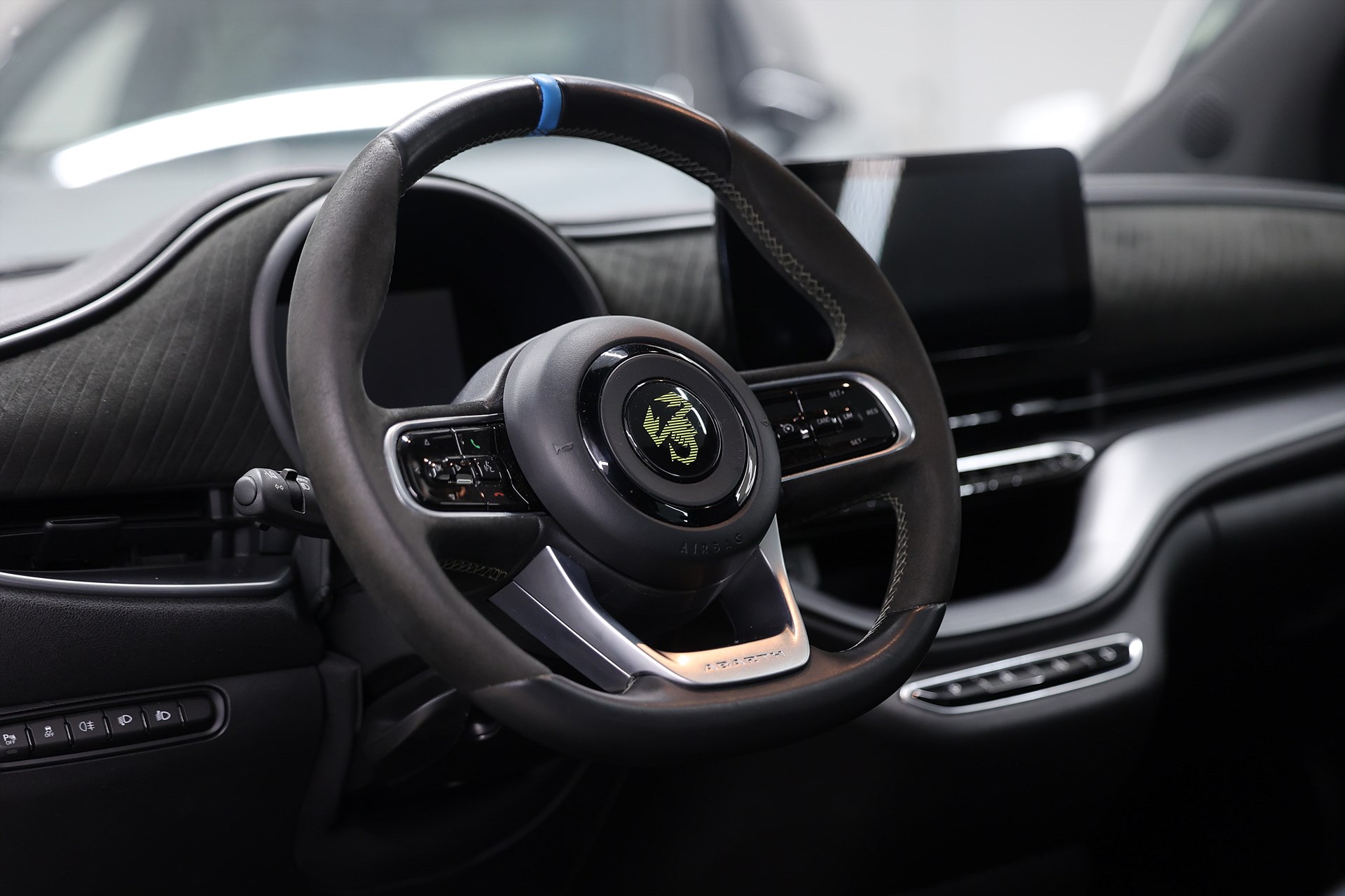 Abarth 500e 155hk *Kampanj!* Scorpionissma Alcantara JBL Pano