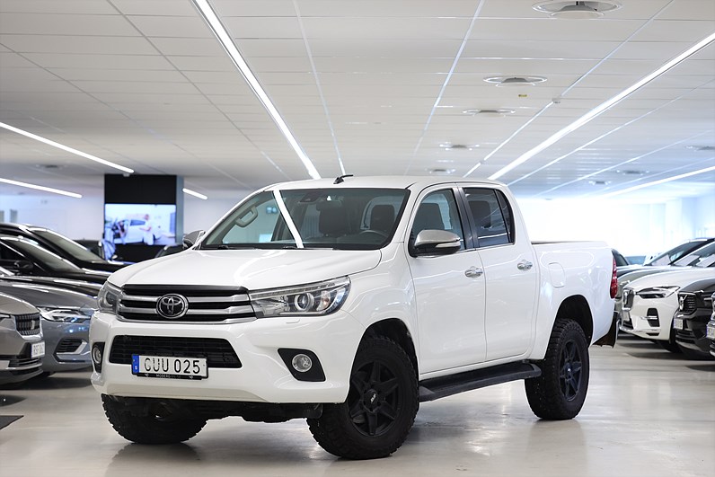 Toyota Hilux 2.4 AWD 150hk Drag B-kamera Värmare Skinn MOMS