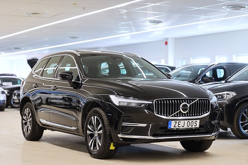 Volvo XC60 Recharge T6 AWD 350hk Core Edition Pano Drag Keyless MOMS