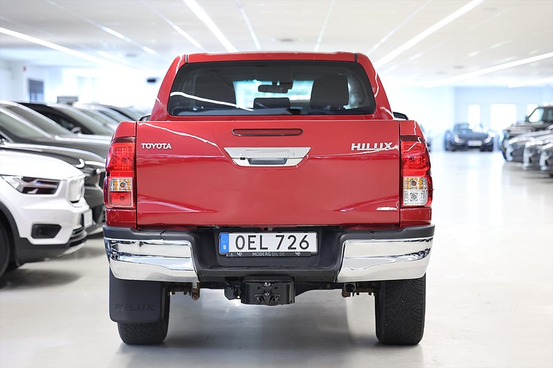 Toyota Hilux 2.4 AWD 150hk Drag B-kamera Värmare MOMS